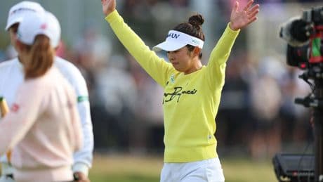 Miyu Yamashita holds off Charley Hull to win first major at Women’s Open