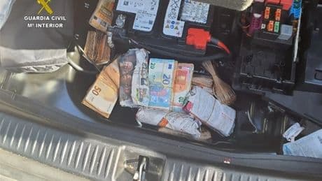 Intervenidos más de 130.000 euros en el maletero de un coche en Ciudad Real