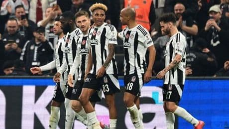 Beşiktaş'ta yıldız oyuncuya sürpriz talip!