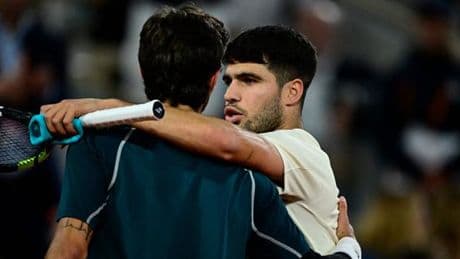 EN DIRECT | Roland-Garros 2025 : Alcaraz qualifié pour la finale après l’abandon de Musetti, duel à venir entre Sinner et Djokovic