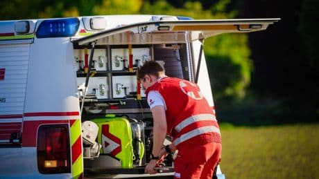 Freizeit-Unfall in Österreich: Mädchen aus Sommerrodelbahn geschleudert