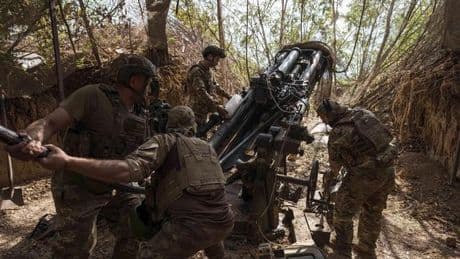 Krieg gegen die Ukraine: Russland bereitet Selenskyj zufolge neue Offensiven vor