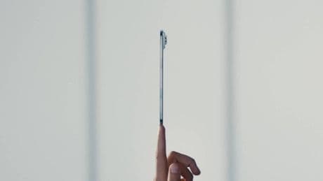 Poche novità dalla presentazione Apple. E l'unica rivoluzione è una "sottiletta" senza Sim