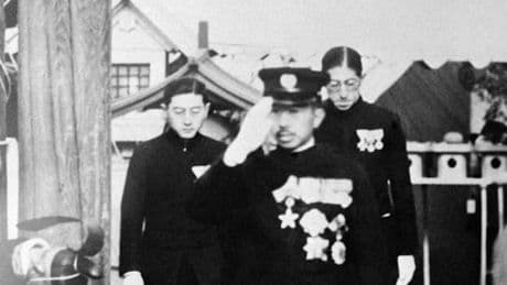 Der Kriegsminister und acht hohe Militärs schlitzten sich den Bauch auf