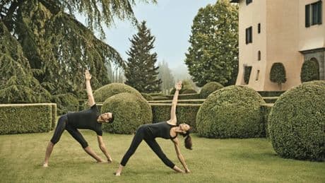 Luxusresort in der Toskana: Yoga unter Zypressen