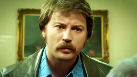 'Öyle Bir Geçer Zaman Ki'nin 'Ahmet'i Tolga Güleç sunucu Öykü Cengiz ile nişanlandı