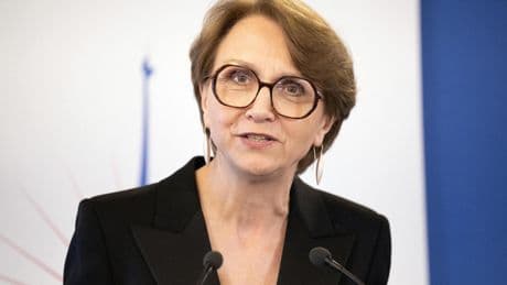 «Riposter, parer les coups, en rendre» : la France à l’offensive face aux manipulations de l’information étrangères