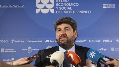 López-Miras: "¿Qué medidas anticorrupción de Sánchez? La reestructuración de Gobierno se la ha hecho la UCO"