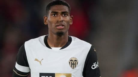 Valencia respond to Arsenal’s opening transfer bid for Cristhian Mosquera