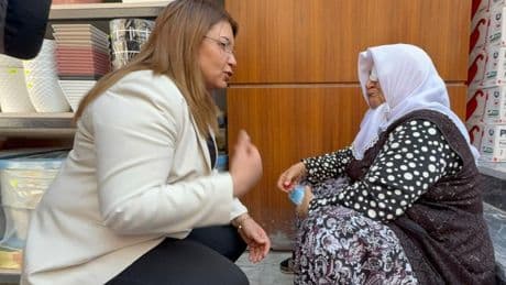 CHP’li Gülizar Biçer Karaca: Kadınlar askıda ekmek kuyruğunda, esnaf ek iş arıyor