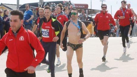 Leichtathletik: Hunderte nehmen am Lauf zwischen den Meeren teil