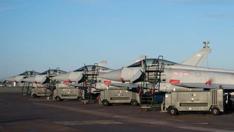 Royaume-Uni : trois personnes arrêtées pour «actes de terrorisme», après une action pro-Palestine sur une base militaire