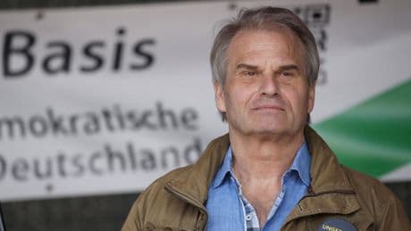 Veruntreuung: Querdenken-Anwalt Reiner Fuellmich zu Haftstrafe verurteilt