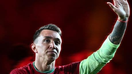 Galatasaray Kaptanı Fernando Muslera, tarihi rekora ortak oldu