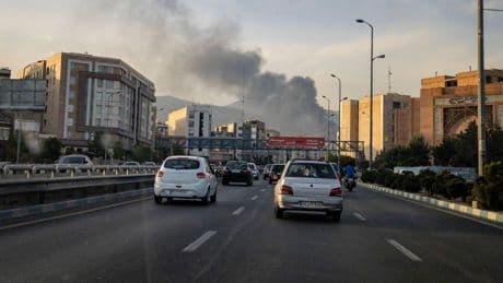 Podcast "Die Lage – International": Iran-Konflikt: Experte warnt vor Fokussierung auf "Wunderwaffe"