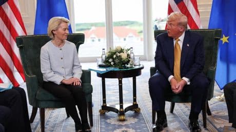 Von der Leyen y Trump alcanzan un acuerdo comercial que mantendrá un arancel del 15% a los productos europeos