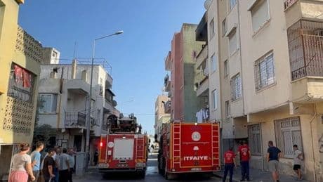 Mersin’de kiracı evi ateş verdi