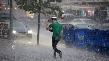 Meteoroloji ve AKOM'dan hafta sonu için kritik uyarı: Marmara'da sağanak, 8 ile sarı alarm