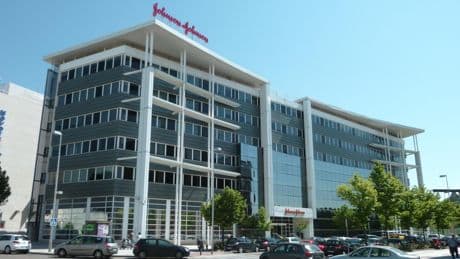 Johnson &Johnson, GSK y Novartis lideraron las compras más grandes del primer trimestre de 2025