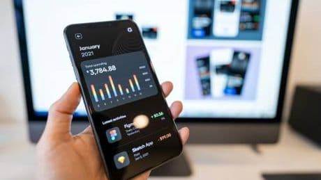 Home banking da mobile, occhio a questi cellulari che non supporteranno più le app: cosa fare in questo caso