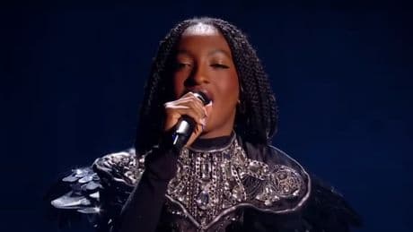Ebony, finaliste de la "Star Academy", dévoile plusieurs morceaux inédits lors du festival Yardland