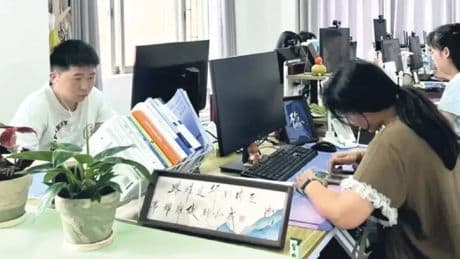 Çalışıyormuş gibi yapmak için para ödüyorlar
