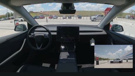 Directement de l'usine au client: une Tesla a fait 25 km sans chauffeur pour se livrer elle-même au domicile de l'acheteur