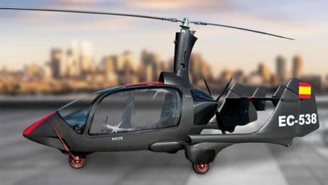 La primera ambulancia aérea medicalizada emprende el vuelo en la Región