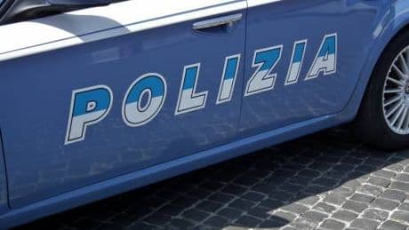 Partorisce in bagno e getta il neonato nel water: l'orrore della nigeriana a Roma