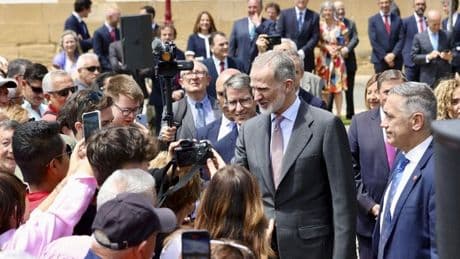 El Rey defiende la «labor de equipo» en vísperas de la Conferencia de Presidentes