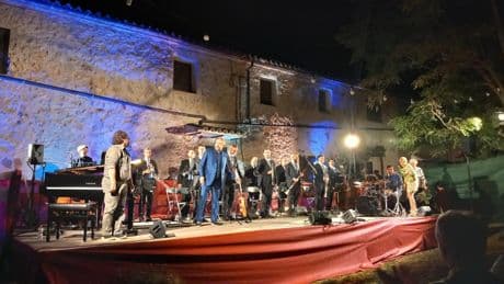Roger Mas canta a la luna