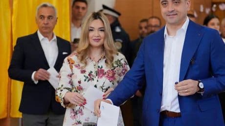 La Roumanie vote pour élire son président, entre candidat trumpiste et maire pro-européen