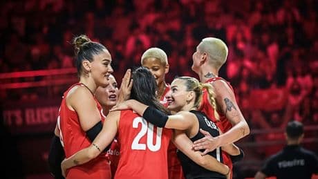 Kanada’yı mağlup eden Filenin Sultanları grubunu lider tamamladı