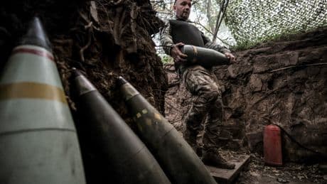 Malas noticias para Ucrania desde Oriente Próximo, con menos armas de Occidente y más bazas para Moscú