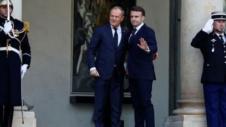Emmanuel Macron et le premier ministre polonais, Donald Tusk, signent un traité à Nancy pour renforcer les liens entre la France et la Pologne