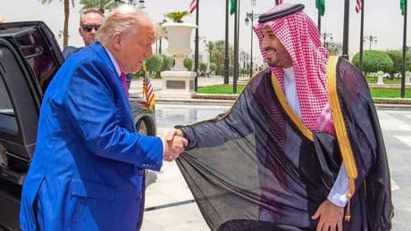 Trump verdedigt geschenk: Qatar geeft vliegtuig niet aan mij, maar aan de luchtmacht