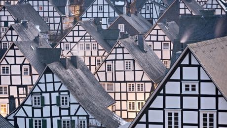 Ausflugstipp in NRW: Fachwerk-Altstadttrifft auf Natur in Freudenberg