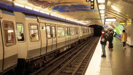 Le créateur de l’application Akha, qui signalait la présence de contrôleurs RATP et SNCF, condamné au civil