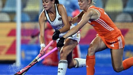 Hockey-Nationalspielerin Oruz: Frau Doktor steht vor dem Absprung