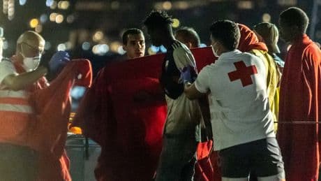 Investigan hasta 70 muertes en un cayuco rescatado en el mes de agosto, algunas como asesinatos en alta mar