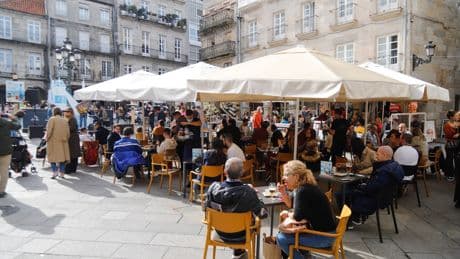 Un hostelero libanés echa a un grupo de turistas israelíes de un terraza de Vigo