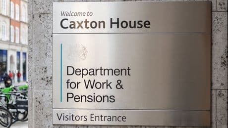 DWP makes change to Universal Credit payments at midnight on Friday