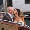 Offiziell verheiratet: Lauren Sánchez heißt jetzt auch Bezos und zeigt ihr Hochzeitskleid
