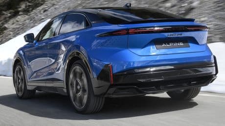 Alpine A390, regalo di 70 anni. Per l?anniversario Dieppe lancia la seconda elettrica. Tanta sportività in una originale fastback