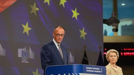 El canciller alemán advierte a Trump de que no puede seducir por separado a los países europeos: "Negociamos como uno"