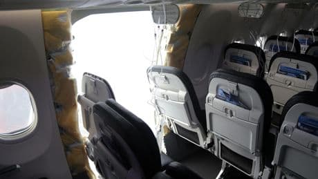 Boeing mis en cause dans l’enquête sur l’incident d’Alaska Airlines, dont l’avion avait perdu une porte en vol