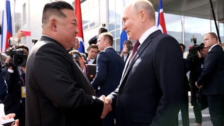 Rusia se está empezando a quedar sin las armas que heredó de la URSS. Así que está tirando de las de Corea del Norte
