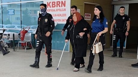 Bursa'da film gibi operasyon: Bastonlu "Hanım Ağa" yakalandı