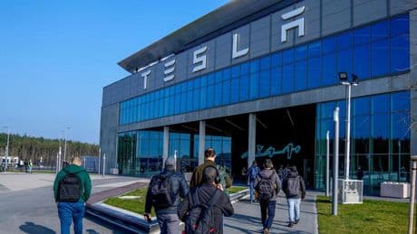 Grünheide: „Abläufe in höchstem Maße gefährdet“ – Wirtschaft sieht Tesla-Standort durch Grenzkontrollen bedroht