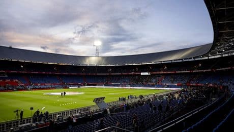 Chaos bij ingang De Kuip, directie Feyenoord biedt excuses aan